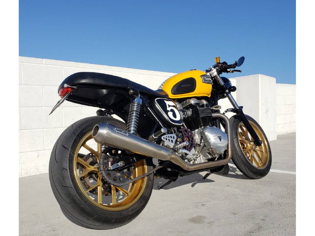 2005 triumph thruxton