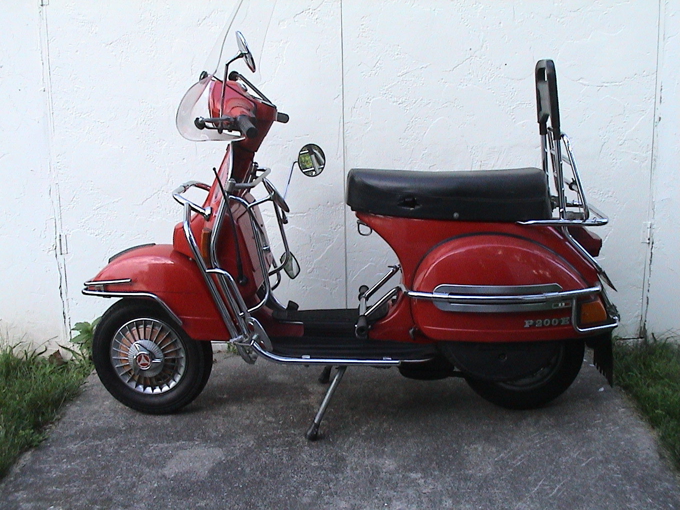 vespa p200e