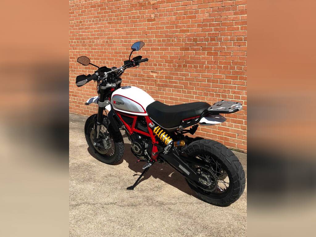 Scrambler Desert Sled Custom Pictures