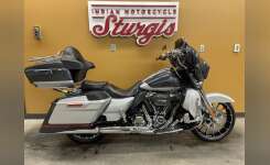 2019 Harley-Davidson® FLHXSE - CVO Street Glide® in Sturgis, SD