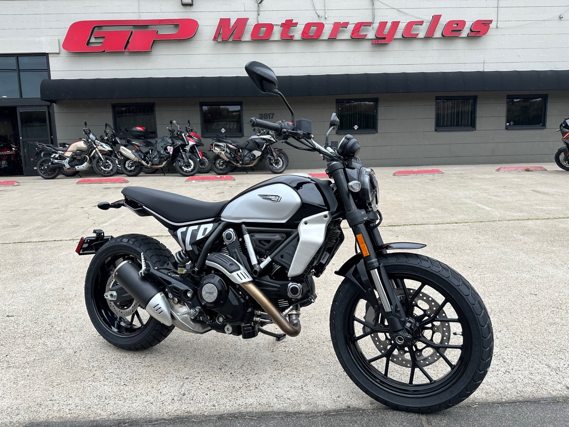 2023 DUCATI SCRAMBLER ICON 2G