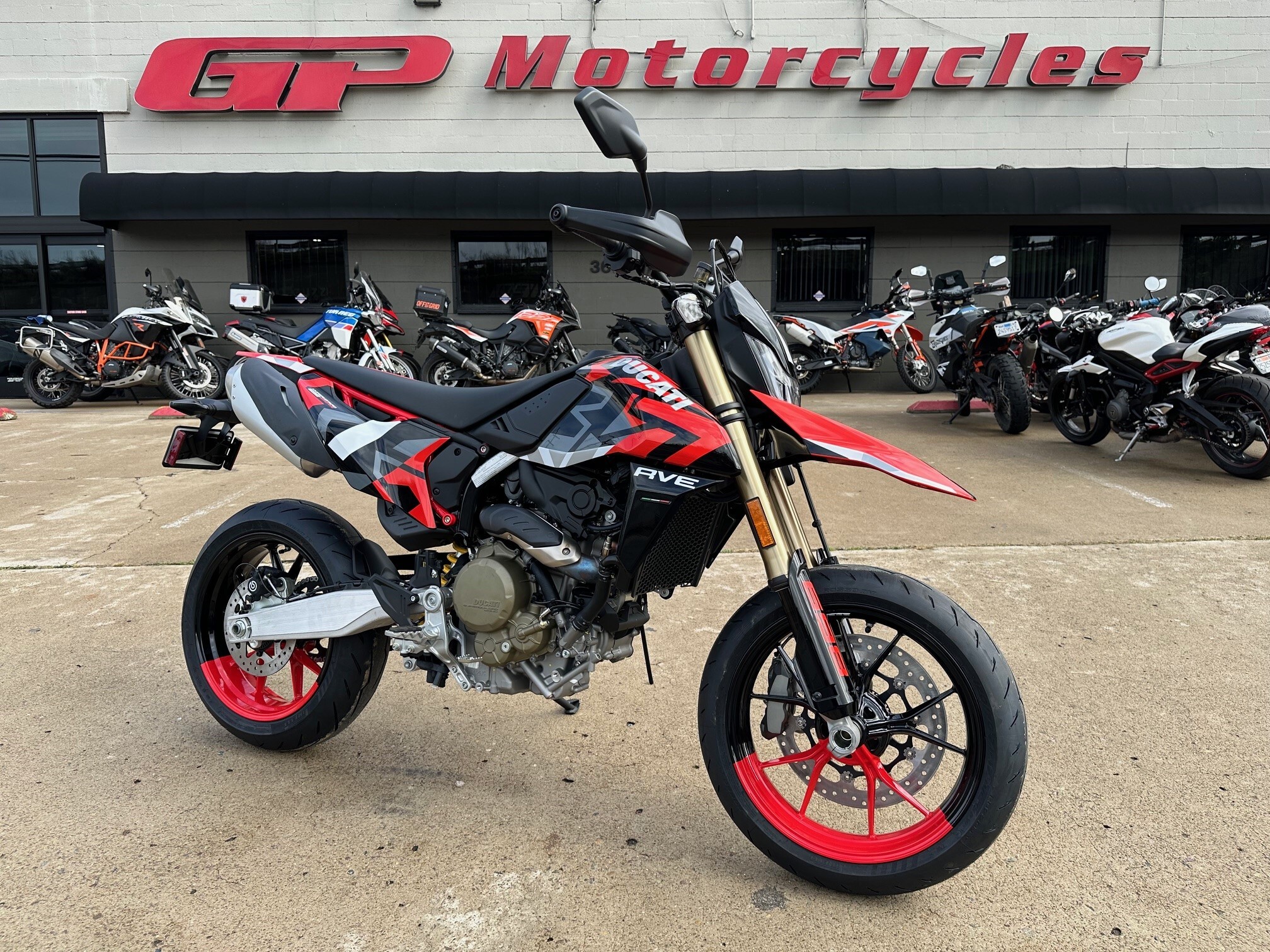 2025 DUCATI Hypermotard 698 Mono RVE