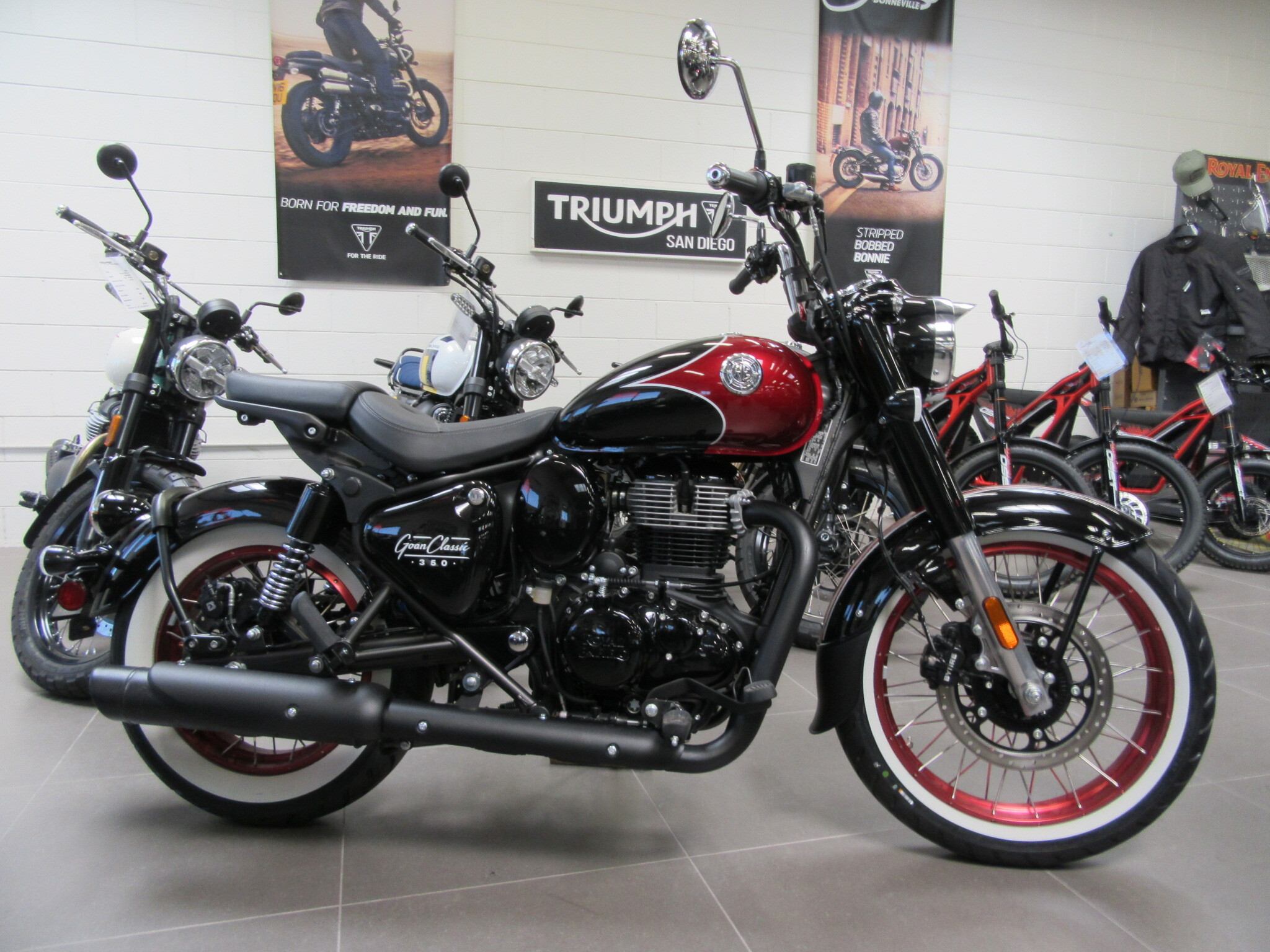 2025 ROYAL ENFIELD CLASSIC 350 GOAN