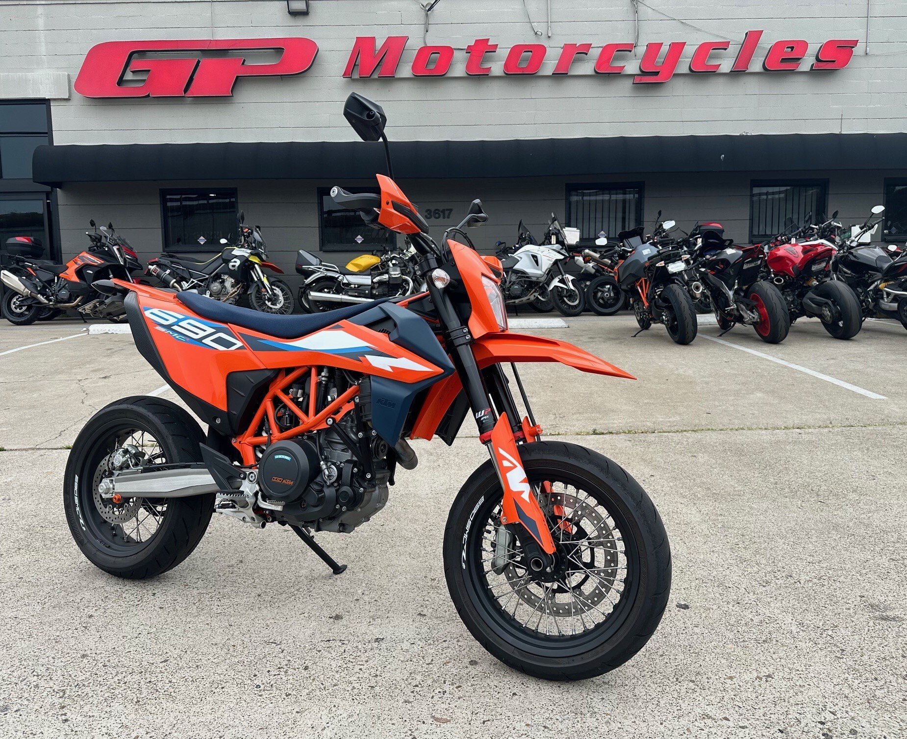 2023 KTM 690 SMC-R