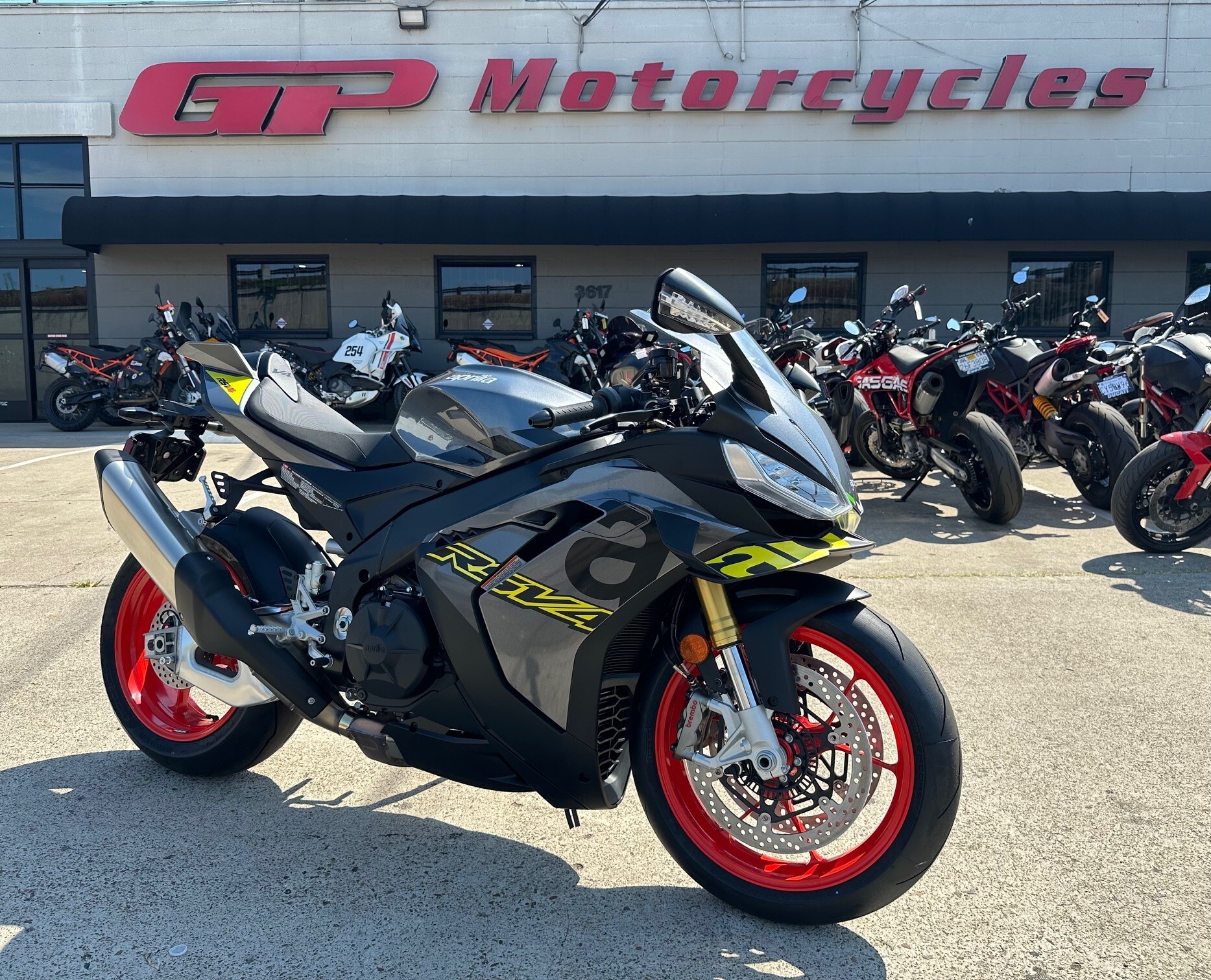 2026 APRILIA RSV4 1100